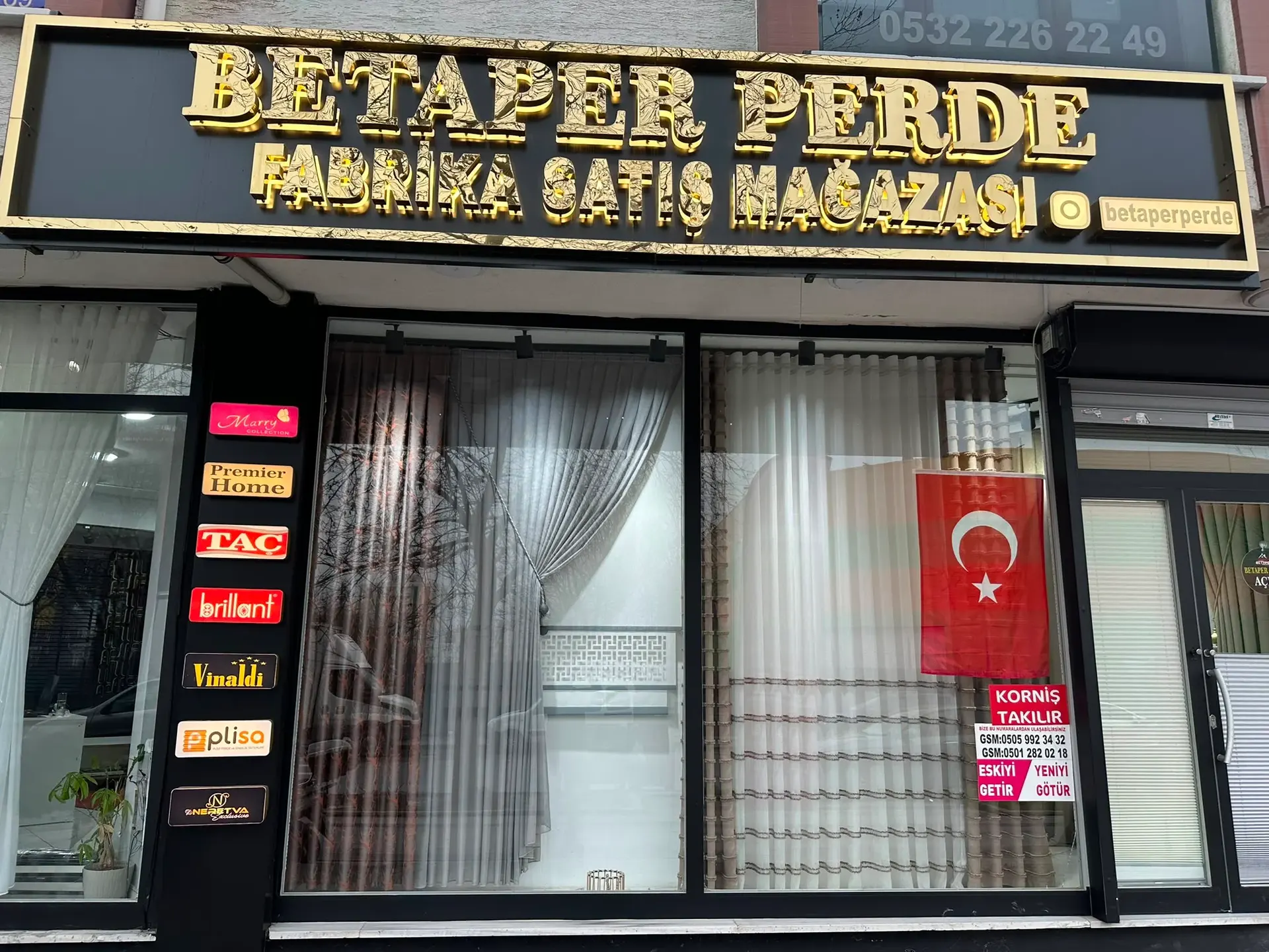 Betaper Perde Esenyurt mağaza içi kumaş ve perde mekanizmaları reyonu